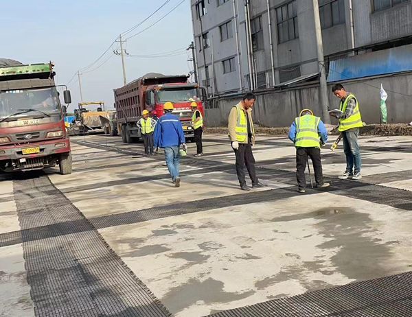 海南老材料的新故事：玻璃纤维土工格栅如何在‘白改黑’浪潮中重获新生？